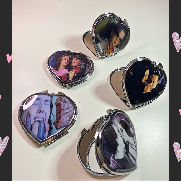 🛍️NEW Heart Horror Movie Compact Mirror | The Munsters - Picture 9 of 9
